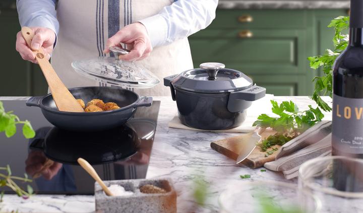 Actual product image Woll Cast iron pot with lid Ø 20 cm (20 cm, Pot, Cast iron)