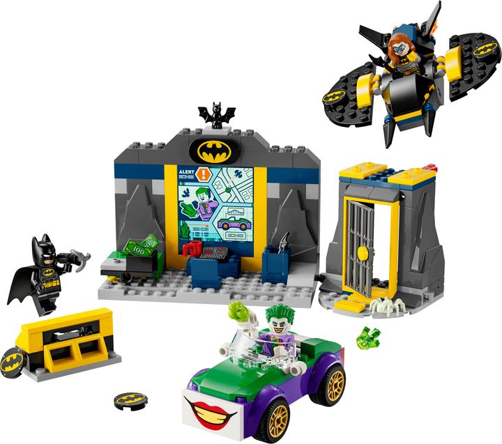 Actual product image LEGO Batcave with Batman, Batgirl and Joker (76272)