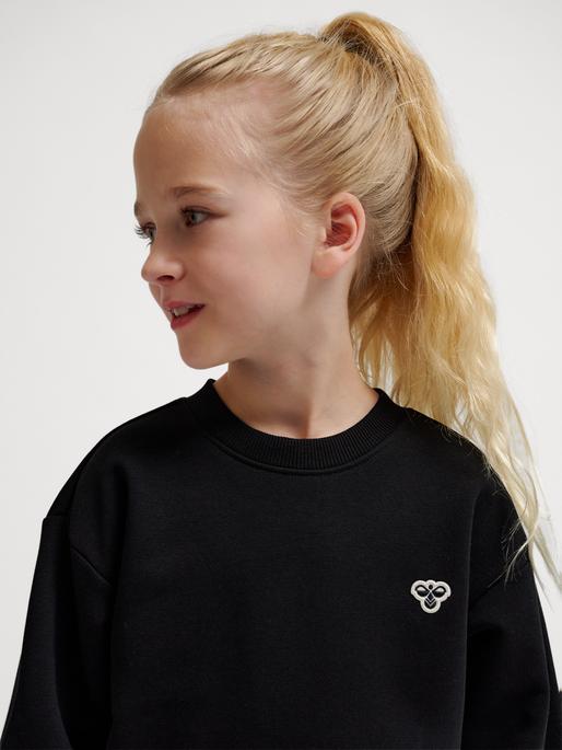 Actual product image hummel Hmljr Loose Crewneck Bee (10, 11, 12, 13, 14, 15, 16)