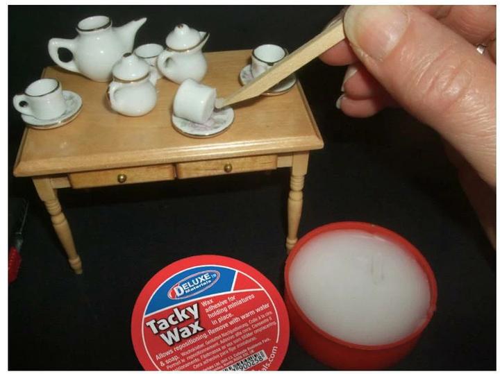 Produktbild Deluxe Materials Tacky Wax 28g (35 g, 28 ml)