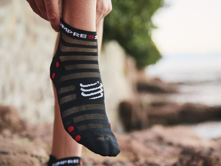 Actual product image Compressport Pro Racing Socks v4.0 Ultralight Run Low (45 - 48)