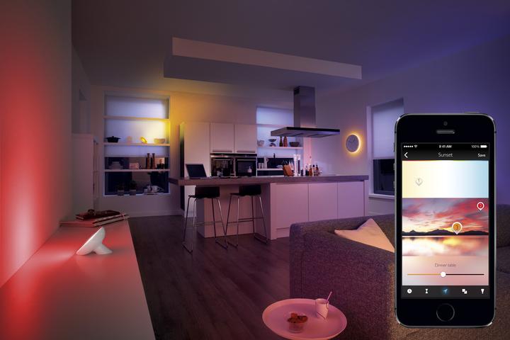 Produktbild Philips Hue Bloom Basis (120 lm)