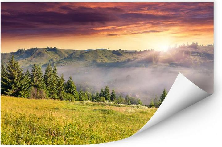 Trenddeko Valle di montagna nella nebbia