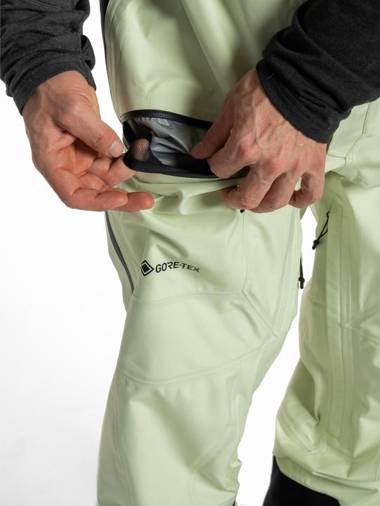 Actual product image Armada Coveted 3L GTX Bib (S)