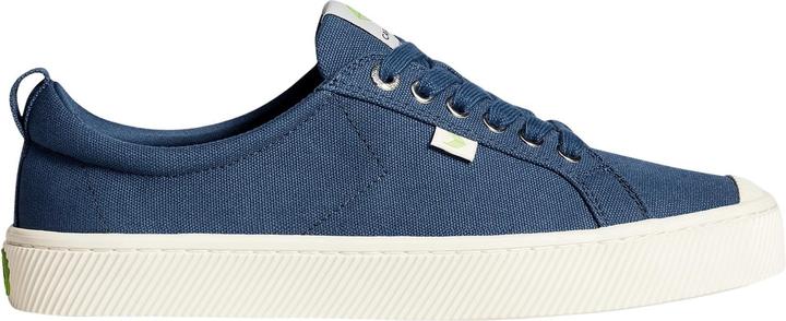 Actual product image Cariuma OCA Canvas (45)