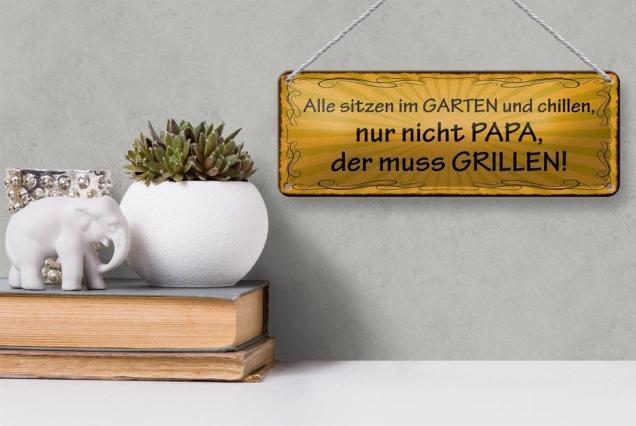 Produktbild Femer Blechschild 27x10cm Alle chillen, nur Papa muss grillen (27 x 10 cm)