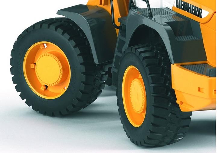 Actual product image Bruder Liebherr wheel loader L574