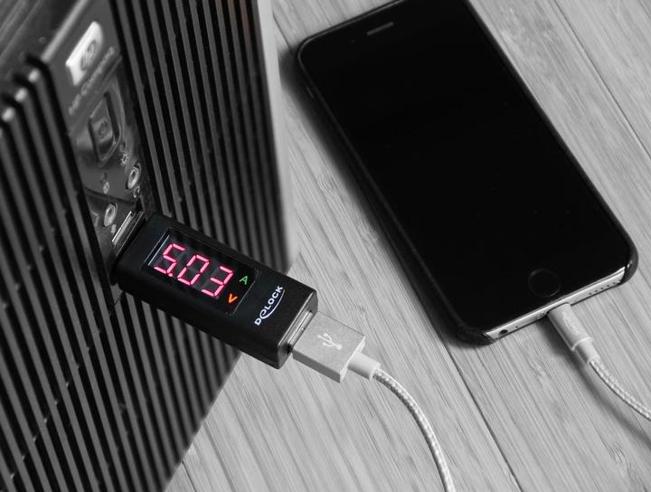 Actual product image Delock USB ammeter adapter with LED display (USB 2.0, 2.20 cm)