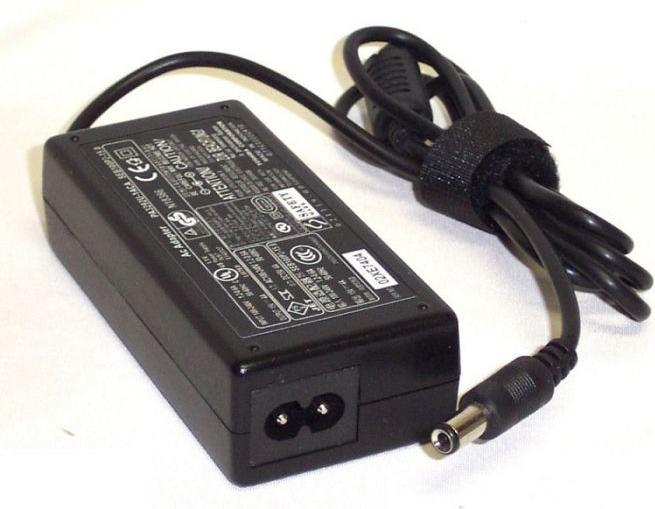 Produktbild Dell AC Adapter, 65W, 19.5V, 3 (65 W)