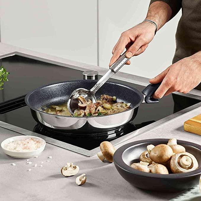 Actual product image Fissler Frying pan adamant prem. 20cm (20 cm, Frying pan, Stainless steel)