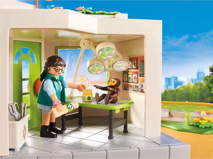 Actual product image Playmobil Zoo veterinary practice (70900, Playmobil Family Fun)
