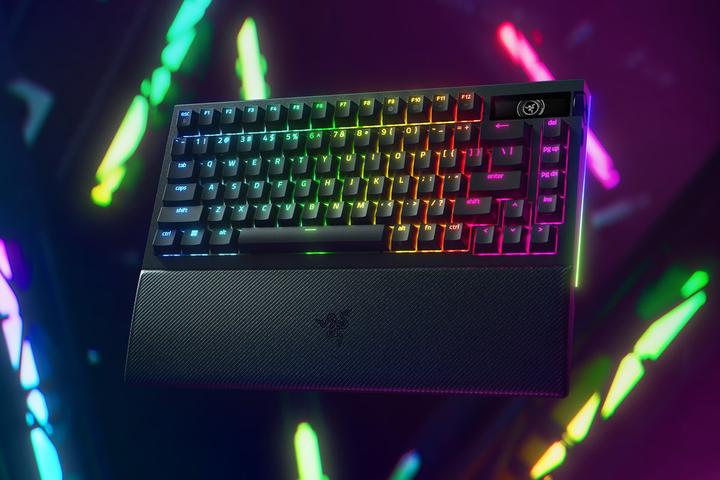 Actual product image Razer BlackWidow V4 Pro (Eng. Int., Wireless, Cable)