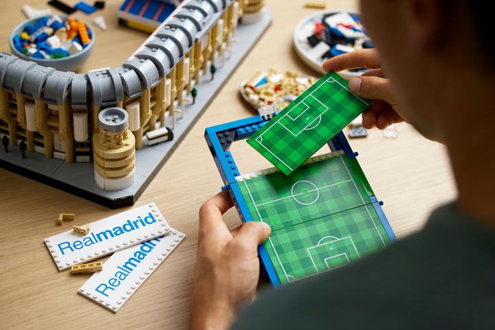 Actual product image LEGO Real Madrid - Santiago Bernabéu Stadium (10299, LEGO Icons, LEGO Rare Sets)