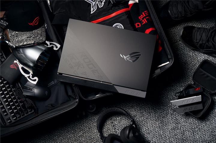 Actual product image ASUS ROG Strix Scar 17 (17.30", AMD Ryzen 9 5900HX, 16 GB, 1000 GB, CH)