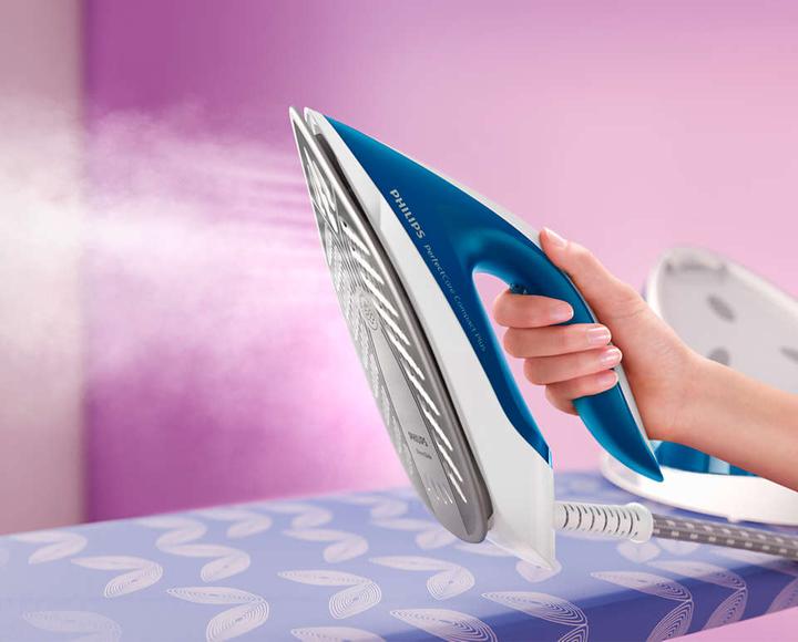 Produktbild Philips PerfectCare Compact Plus (2400 W, 120 g/min)