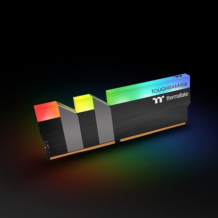 Immagine prodotto Thermaltake TOUGHRAM RGB 16GB (2x8GB) DDR4 4600MHz C19 Memory (2 x 8GB, 4600 MHz, DDR4-RAM, DIMM)