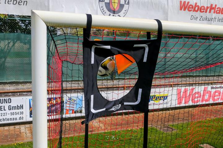 Actual product image Power Shot Powershot® football target set