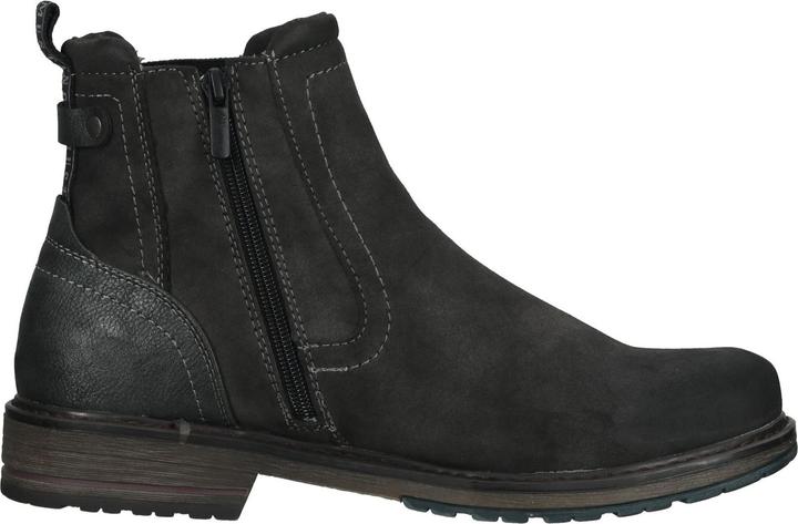 Actual product image Mustang Masculine yet timeless, the manufacturer presents this ankle boot for colder days i (42)