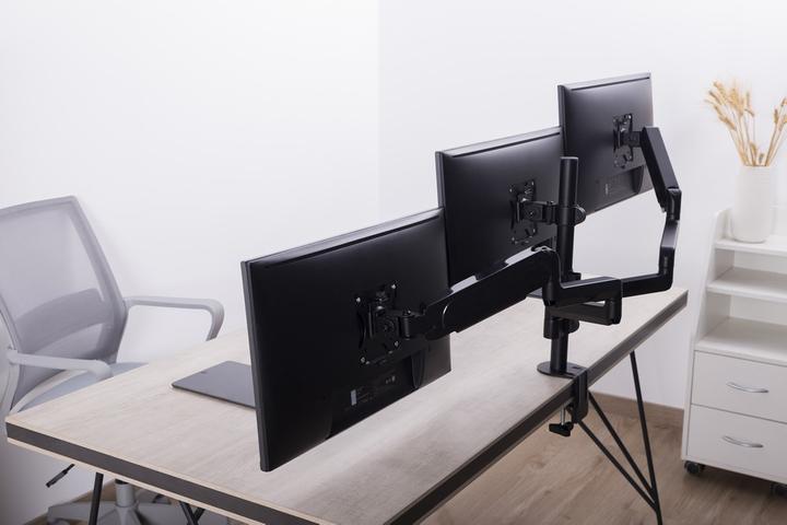 Produktbild Gembird Biurkowe ramię na 3 monitory - regulowane 17-32inch obciążenie do 7kg (Tisch, 27")