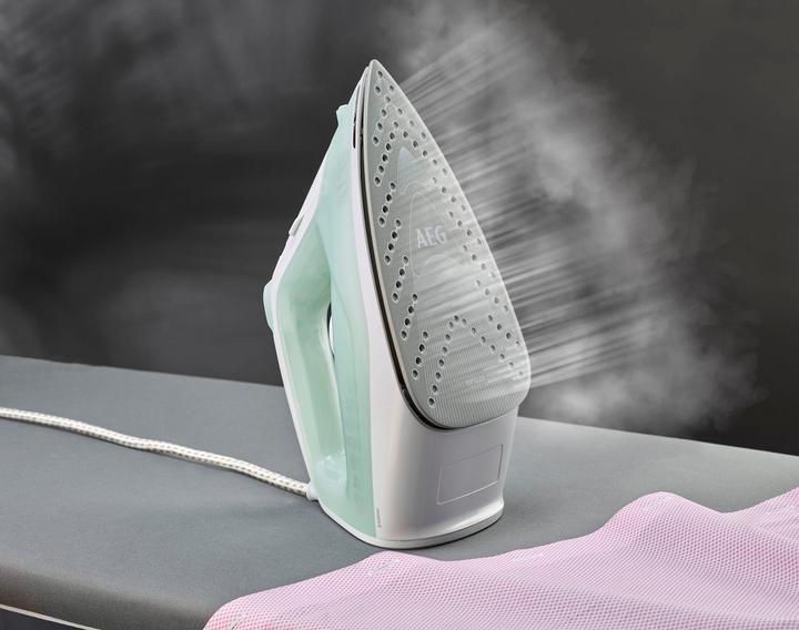 Actual product image AEG Steam Iron EasyLine DB1740 (2400 W, 80 g/min)