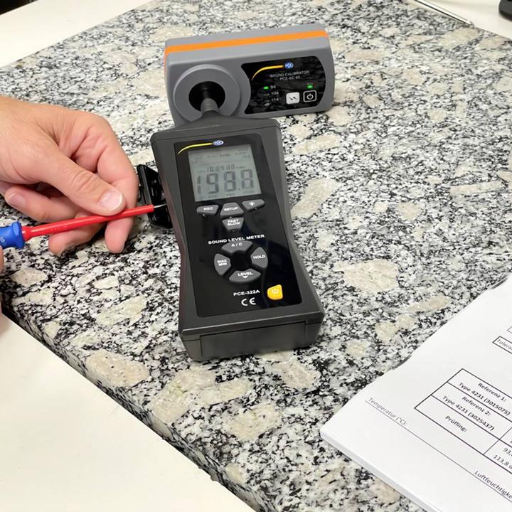 Produktbild PCE Instruments Klasse II Schall - Kalibrator (Messgerätkoffer)