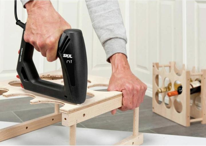 Produktbild Skil 8200 AC Elektrotacker Klammern