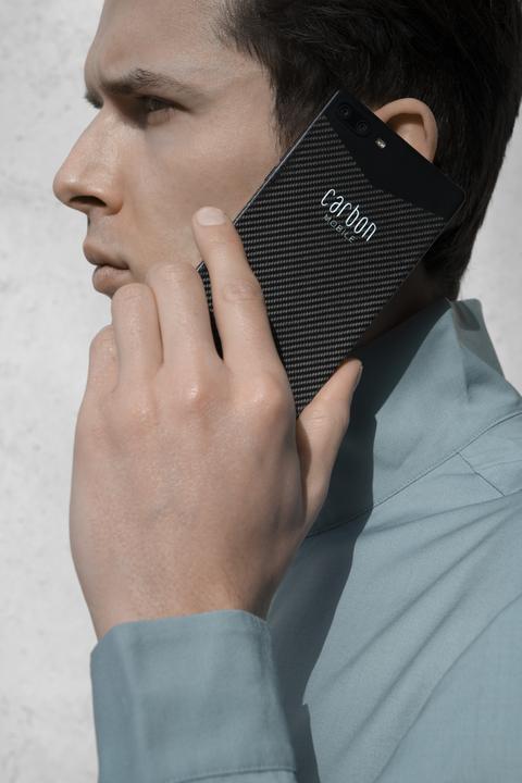 Image du produit Carbon Mobile Carbon 1 MK II (256 Go, Fibre de carbone originale, 6.01", Double SIM + SD, 16 Mpx, 4G)