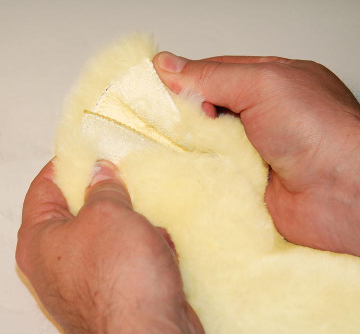 Actual product image Kerbl Lambskin set for halter