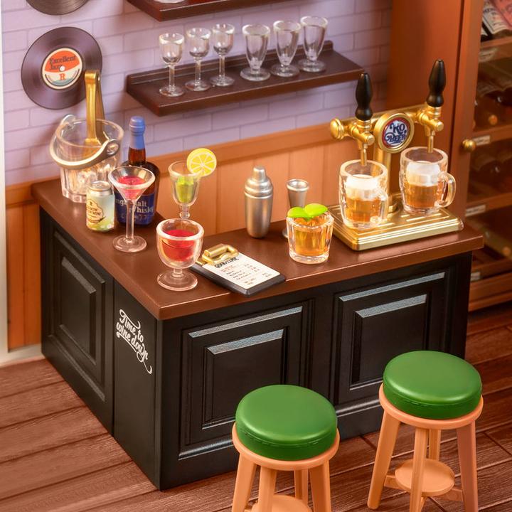 Actual product image Robotime Leisurely Cheers Bar
