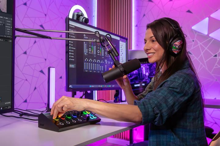 Actual product image Roland Bridge Cast X (Studio- and Livemixer)
