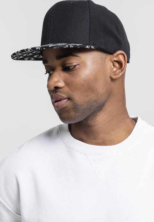 Actual product image Flexfit Horus Eye Snapback (One size)