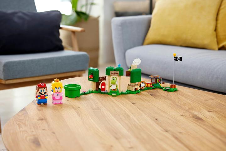Actual product image LEGO Yoshi's Gift House - Expansion Set (71406, LEGO Super Mario)