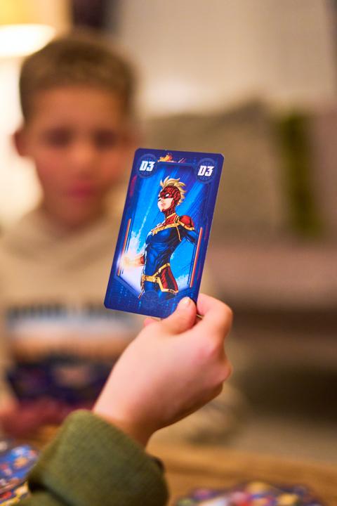 Actual product image Cartamundi 7 Avengers Family Game (French)
