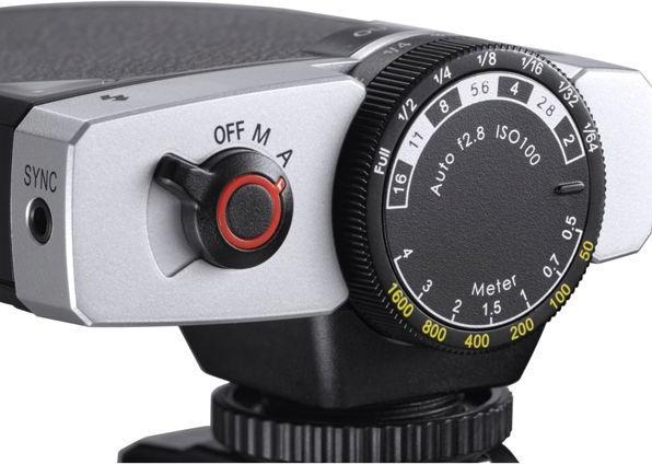 Actual product image Godox Lux Junior (Plug-on flash, Fujifilm, Canon, Nikon, Olympus)