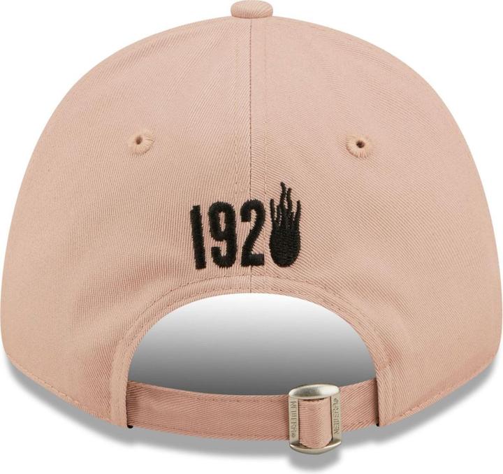 Actual product image New Era 9Forty Strapback Tokyo Graphic