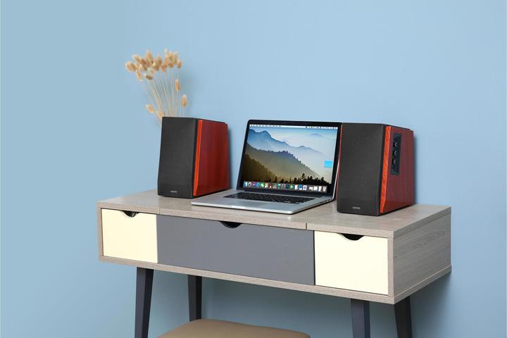 Actual product image Edifier R1700BTs (1 pair, 33 W)