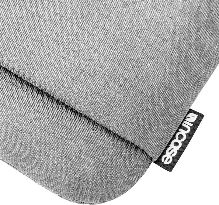 Actual product image Incase Go (14", Apple)