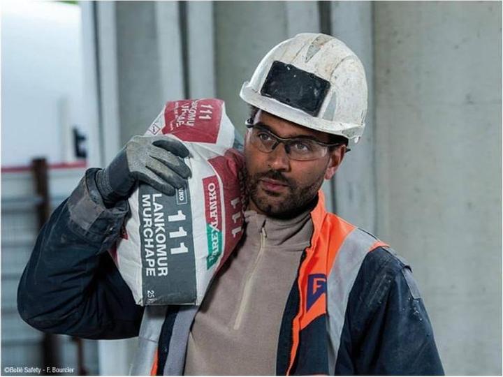 Actual product image Bollé Safety glasses CONTOUR