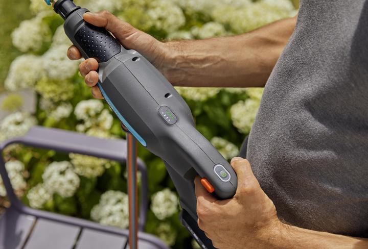 Actual product image Gardena AquaClean (Rechargeable battery operated)