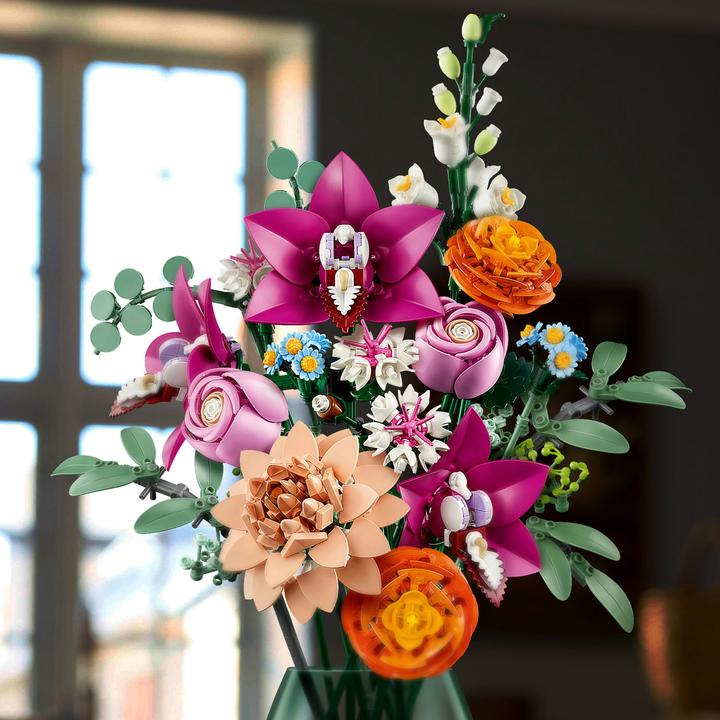 Actual product image LEGO Schöner Rosafarbener Blumenstrauss (10342, LEGO Botanical, LEGO Icons)