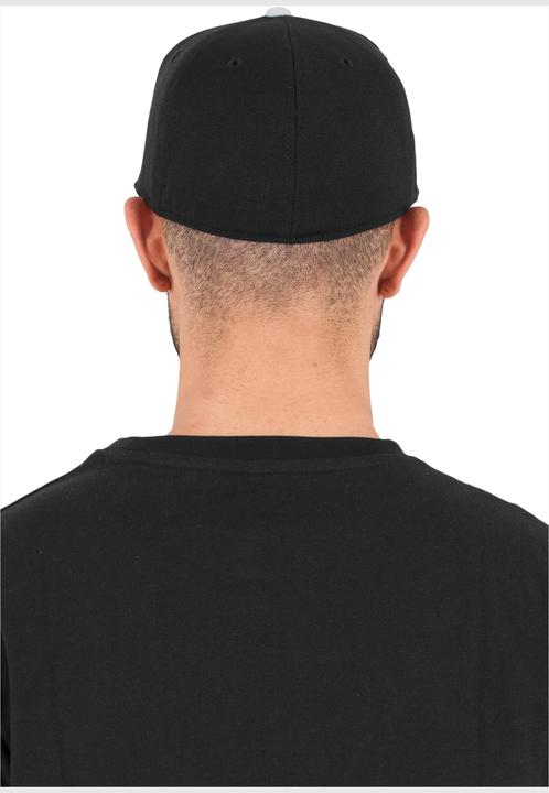 Actual product image Flexfit Premium 210 Fitted 2-Tone (L, XL)