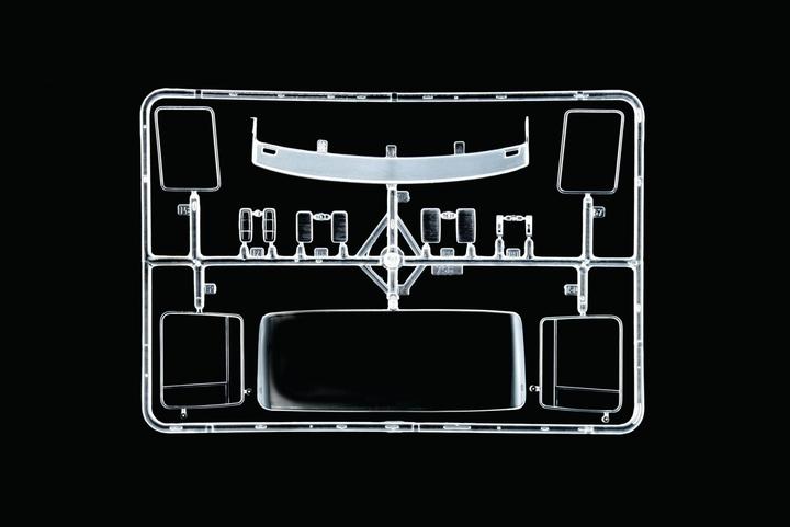 Actual product image Italeri MAN 26.321 Formula Six