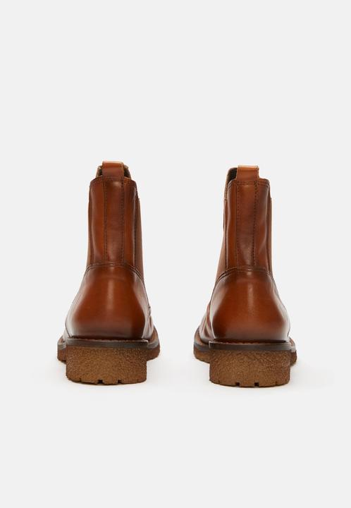 Actual product image Felmini The Caster C801 Chelsea ankle boot from has an upper made from smooth leather with an elasticated (41)