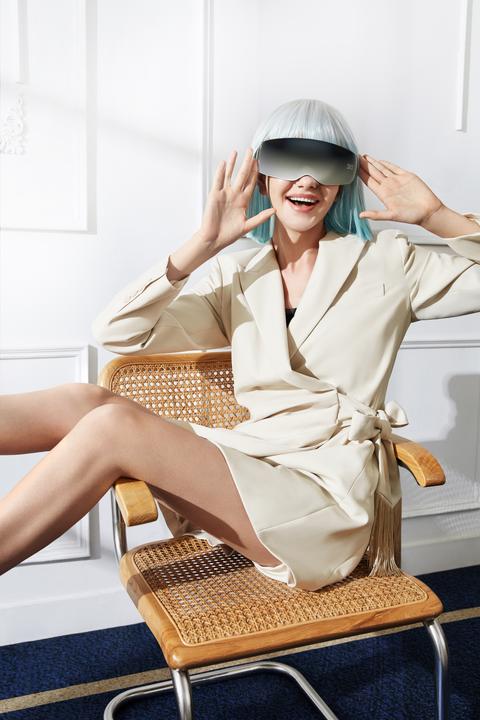 Actual product image SKG Eye Massager E7