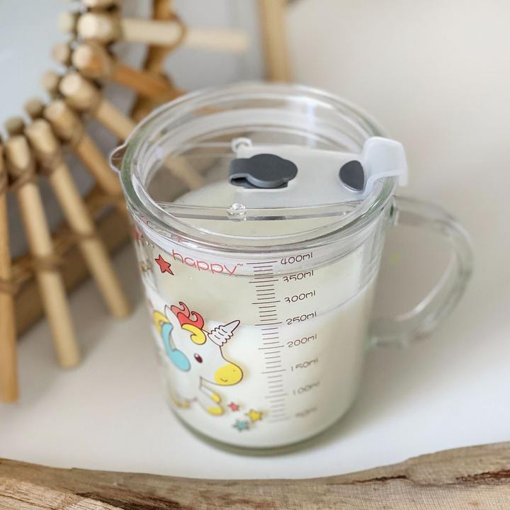 Produktbild Intirilife Kinder Trinkbecher mit Deckel, Skala und Strohhalm