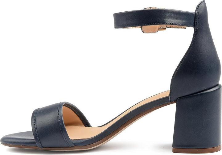 Actual product image Clarks Ezoria Mae (40)