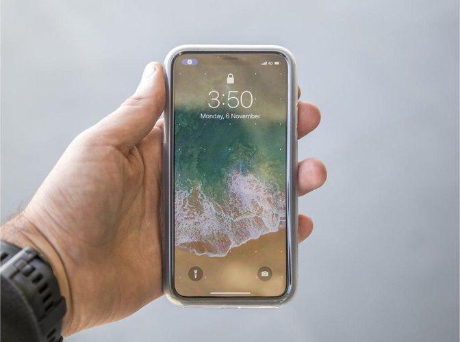 Actual product image Quad Lock Poncho (Apple iPhone X)