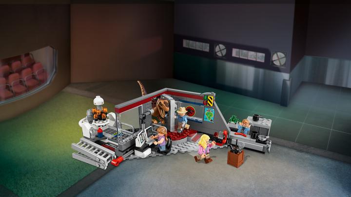 Image du produit LEGO Jurassic World Chasse au vélociraptor (75932, LEGO Jurassic World)