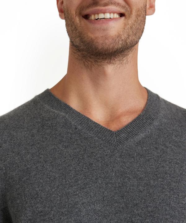 Actual product image Falke LU Classic V-Neck m (XL)