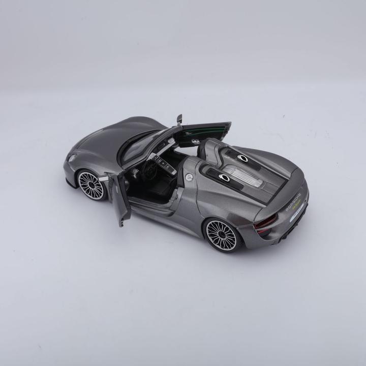Actual product image Bburago Porsche 918 Spyder 1:24 Grey